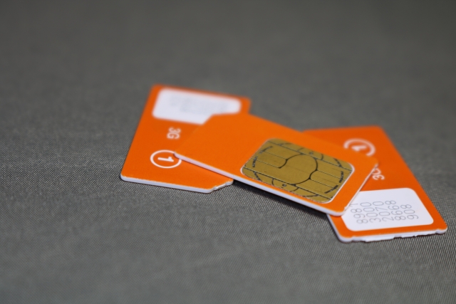 スマートフォンとSIMカード