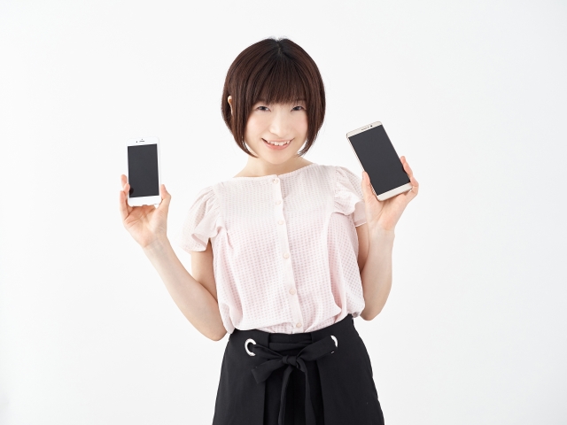 ノートパソコンとスマートフォン