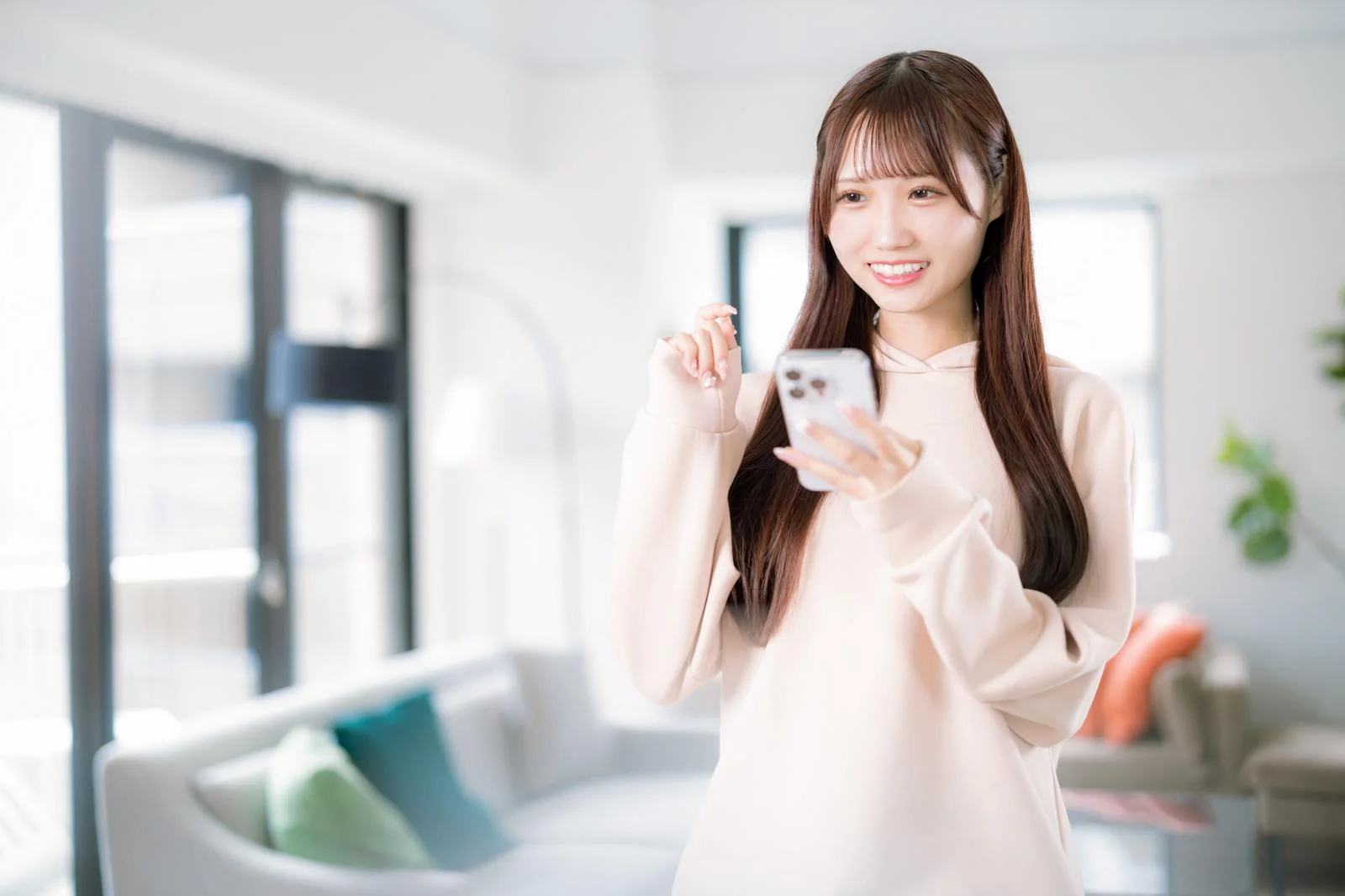 SIMカードとスマートフォン